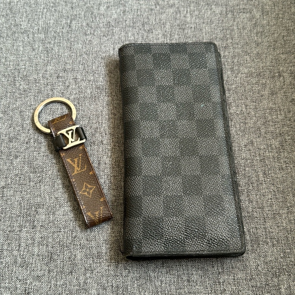 Authentic Louis Vuitton wallet and key ring